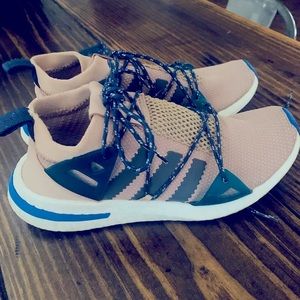Women’s Adidas Arkyn Running Shoes 6.5